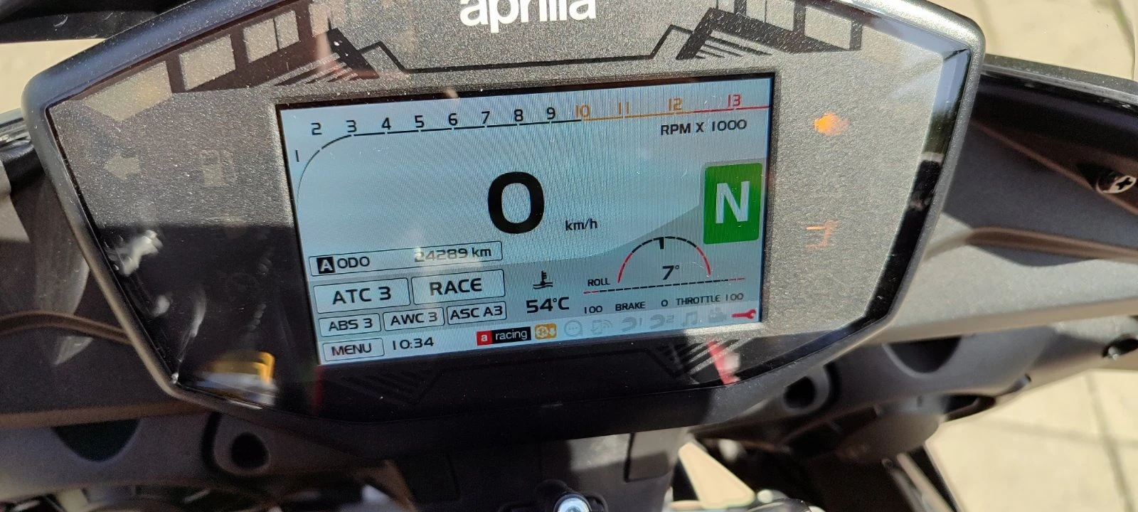 Aprilia Tuono V4 FACTORY - изображение 9