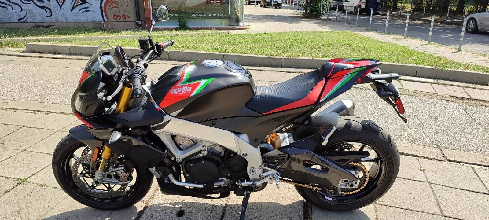 Aprilia Tuono V4 FACTORY - изображение 2