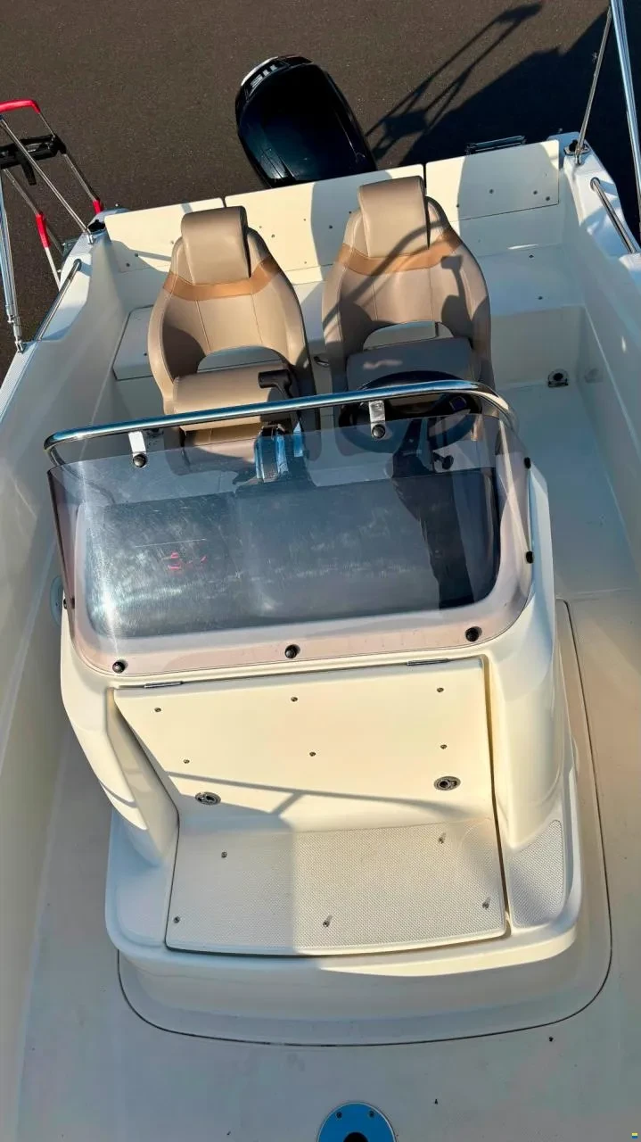 Лодка Quicksilver 555 Active Open, снимка 4 - Воден транспорт - 56745001