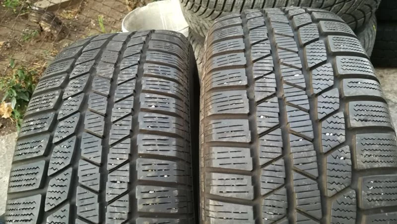 Гуми Зимни 215/60R16, снимка 1 - Гуми и джанти - 26188403