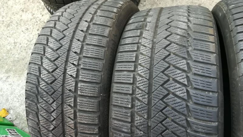 Гуми Зимни 235/40R18, снимка 4 - Гуми и джанти - 26741166