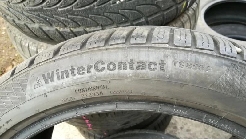 Гуми Зимни 235/40R18, снимка 8 - Гуми и джанти - 26741166