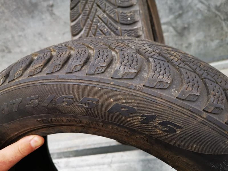 Гуми Зимни 175/65R15, снимка 7 - Гуми и джанти - 27098039