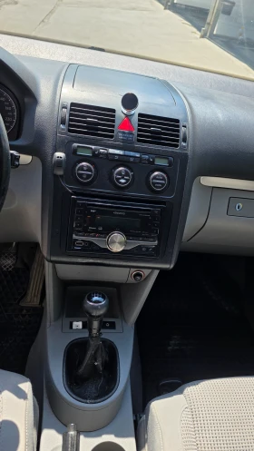 VW Touran 2.0 140 кс, снимка 12