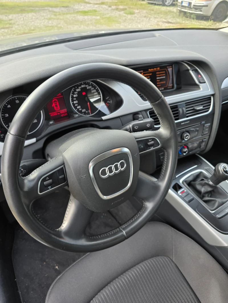 Audi A4 1.8 TFSI 40хиляди км, снимка 12 - Автомобили и джипове - 47597551