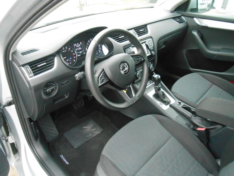 Skoda Octavia 1.6d-Euro-5B-Navi-Automat, снимка 13 - Автомобили и джипове - 47978695