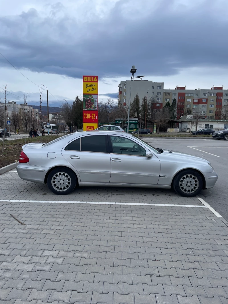 Mercedes-Benz E 270, снимка 3 - Автомобили и джипове - 48443432