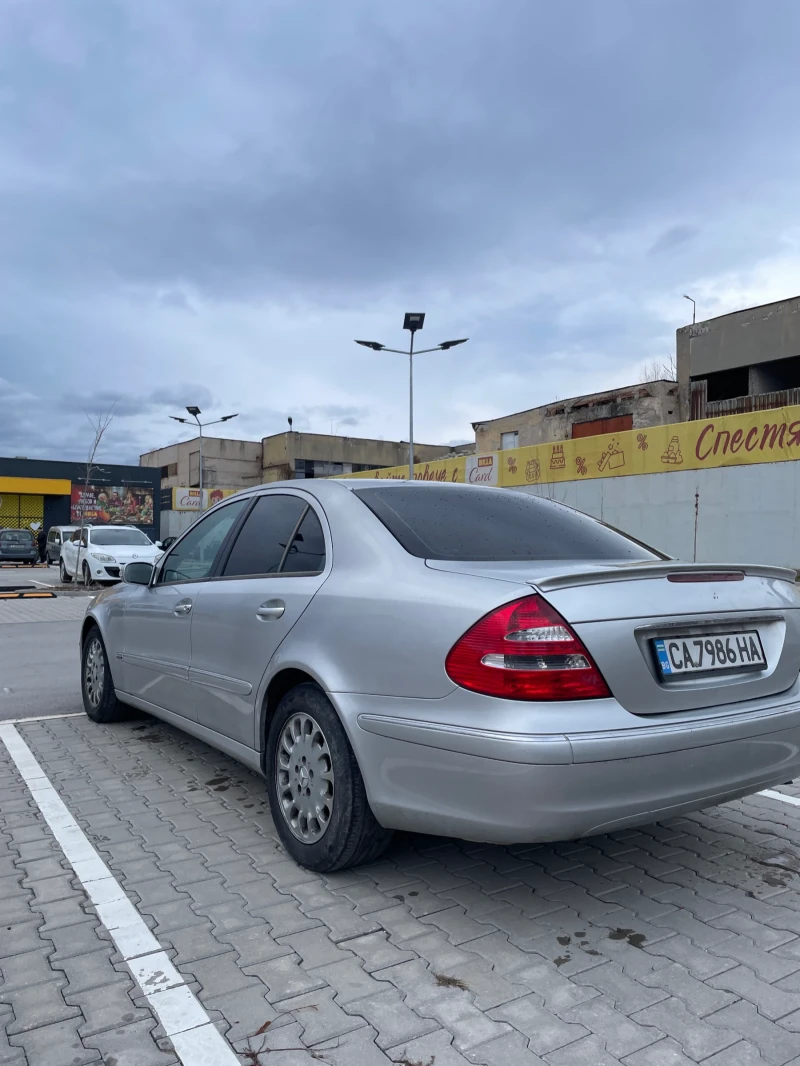 Mercedes-Benz E 270, снимка 5 - Автомобили и джипове - 48443432