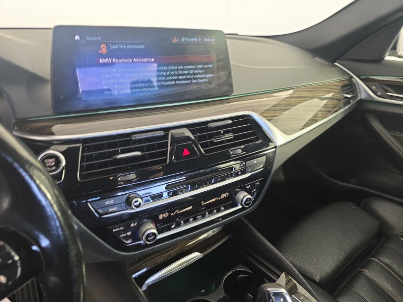 BMW 530 LANE ASSIST/KEYLESS/LED/ПОДГРЕВ/КАМЕРА/XDRIVE, снимка 11 - Автомобили и джипове - 48903980