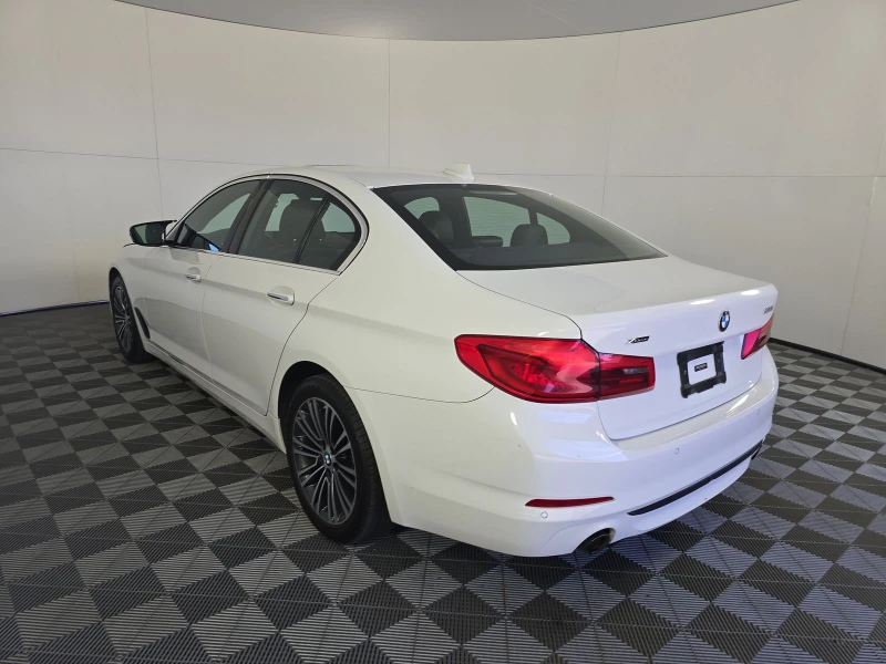 BMW 530 LANE ASSIST/KEYLESS/LED/ПОДГРЕВ/КАМЕРА/XDRIVE, снимка 6 - Автомобили и джипове - 48903980