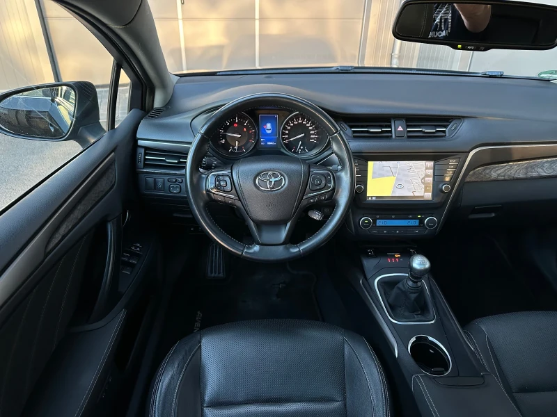 Toyota Avensis 2.0 D4-D Full^KeyLess^ Panorama^Серзина история, снимка 14 - Автомобили и джипове - 49426823