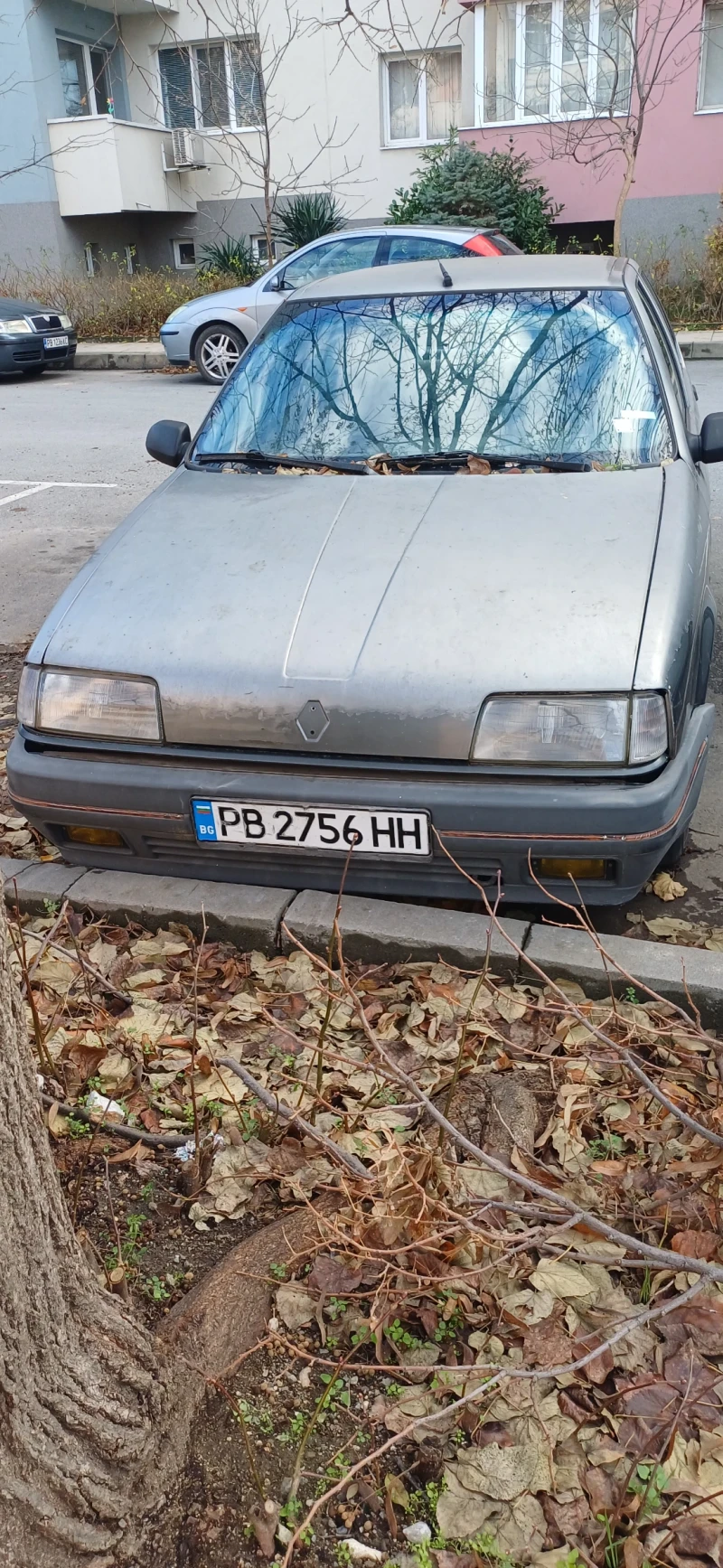 Renault 19, снимка 2 - Автомобили и джипове - 52592472