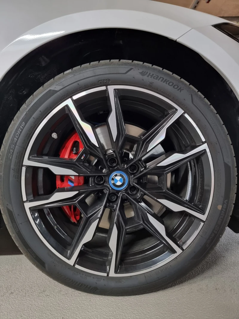 BMW i4 M50 Memo/AHK/Cam 360/ M-Sport Pro, снимка 13 - Автомобили и джипове - 52706726
