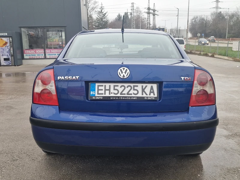 VW Passat, снимка 5 - Автомобили и джипове - 52877787