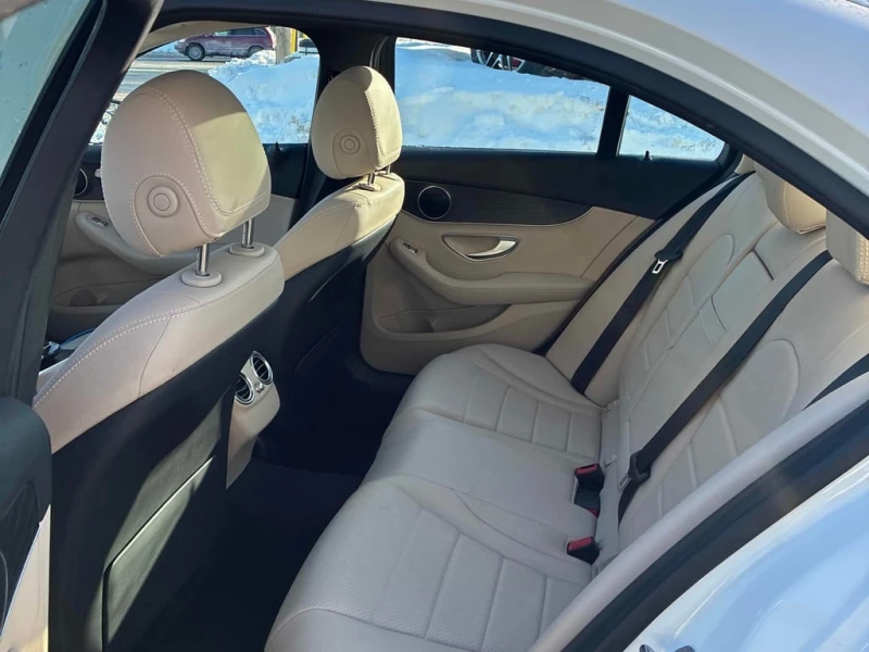 Mercedes-Benz C 300 * CARFAX * БЕЗ ПЪРВОНАЧАЛНА ВНОСКА, снимка 11 - Автомобили и джипове - 53289207