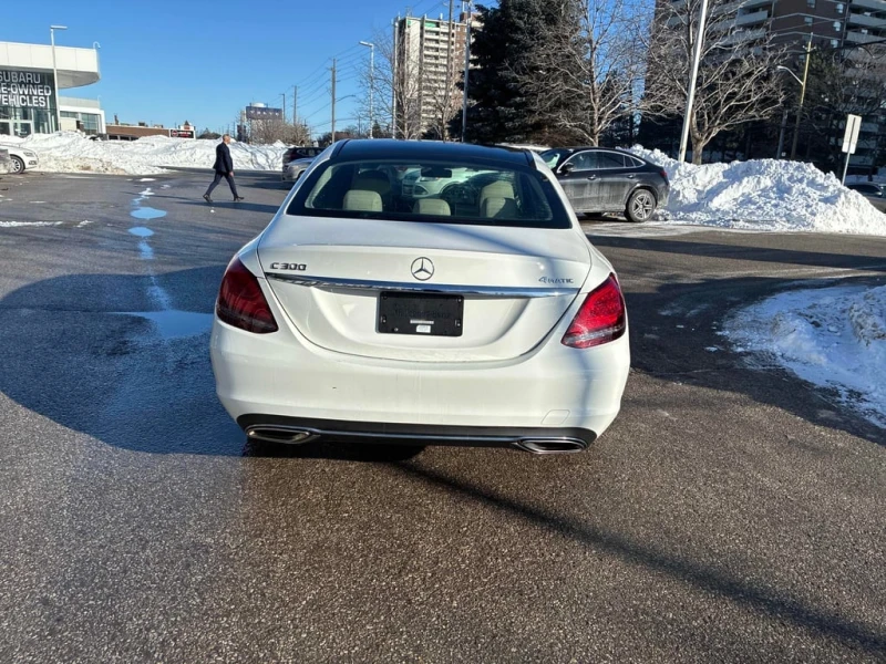 Mercedes-Benz C 300 * CARFAX * БЕЗ ПЪРВОНАЧАЛНА ВНОСКА, снимка 4 - Автомобили и джипове - 53289207