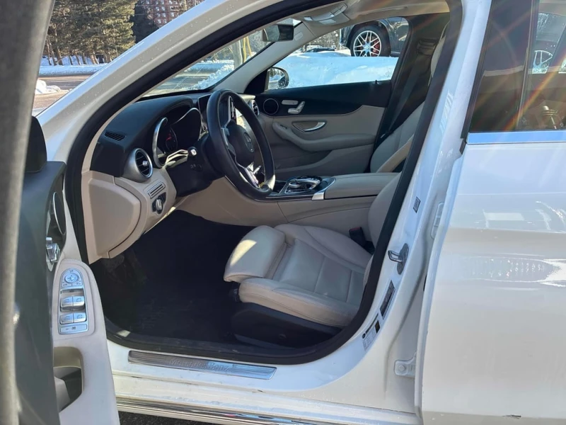 Mercedes-Benz C 300 * CARFAX * БЕЗ ПЪРВОНАЧАЛНА ВНОСКА, снимка 5 - Автомобили и джипове - 53289207