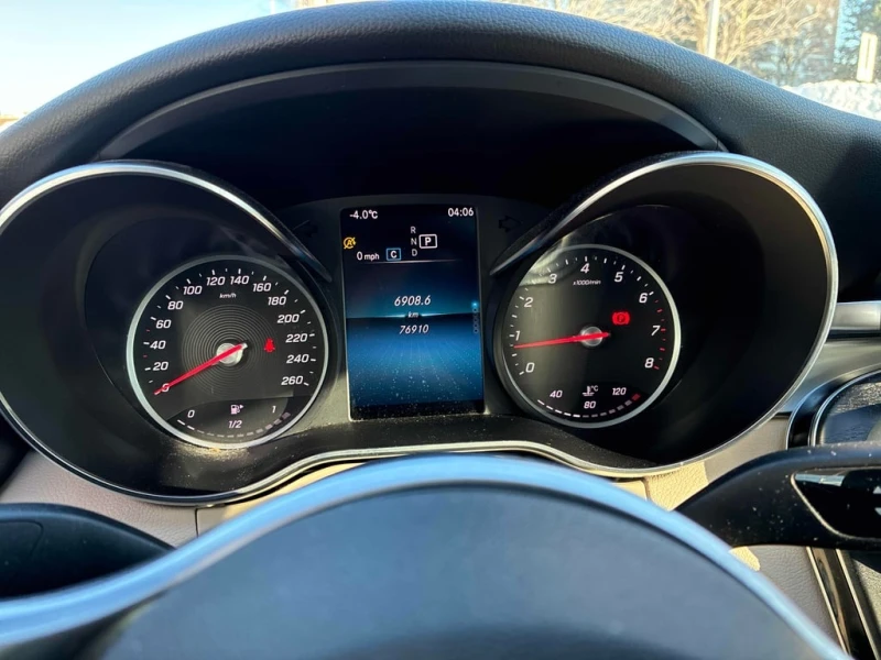 Mercedes-Benz C 300 * CARFAX * БЕЗ ПЪРВОНАЧАЛНА ВНОСКА, снимка 8 - Автомобили и джипове - 53289207