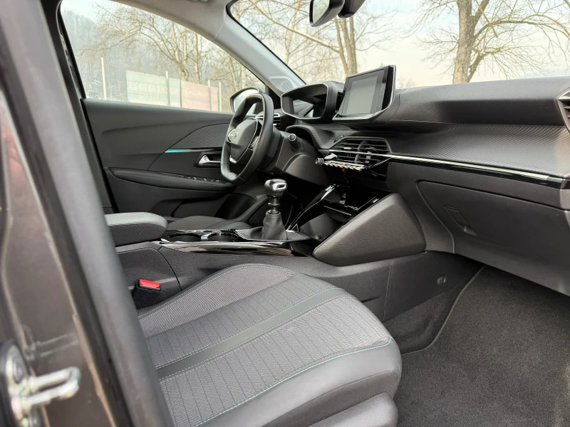 Peugeot 208 1.2i Turbo PureTech 42000km, снимка 10 - Автомобили и джипове - 53361275