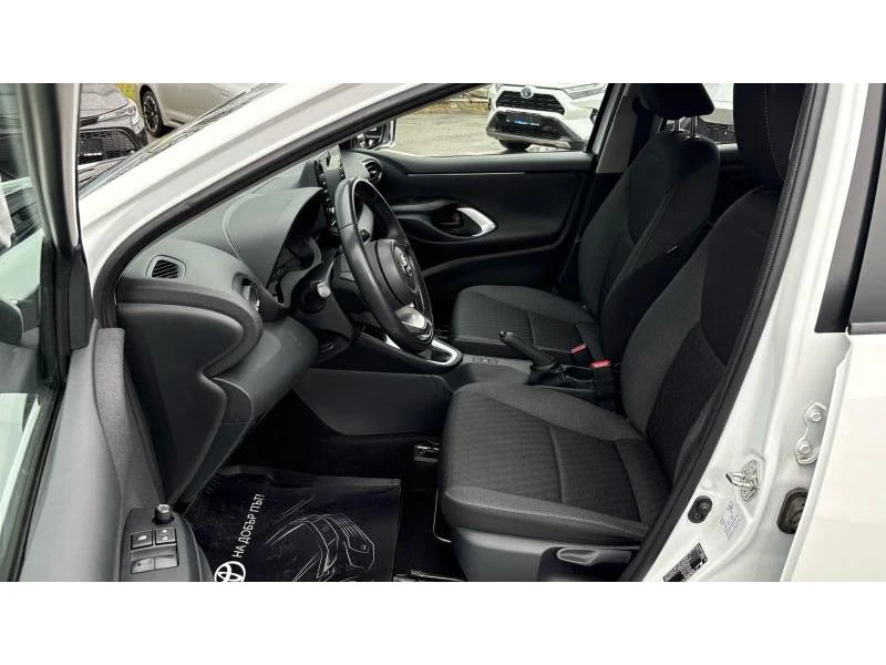 Toyota Yaris 1.5P M/T BUSINESS, снимка 12 - Автомобили и джипове - 54075394