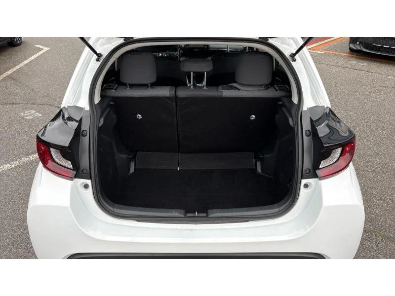 Toyota Yaris 1.5P M/T BUSINESS, снимка 10 - Автомобили и джипове - 54075394