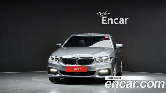 BMW 530 xDrive M Sport Package Plus / АВТОКРЕДИТ, снимка 3 - Автомобили и джипове - 56059286