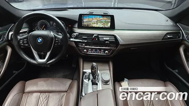BMW 530 xDrive M Sport Package Plus / АВТОКРЕДИТ, снимка 7 - Автомобили и джипове - 56059286