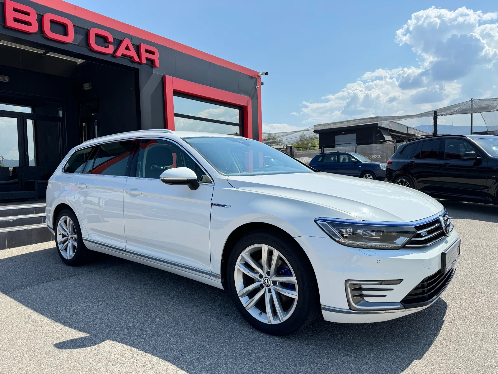 VW Passat GTE-PLUG-IN HYBRID-KEYLESS-360* КАМЕРИ-КОЖА-FULL - изображение 6