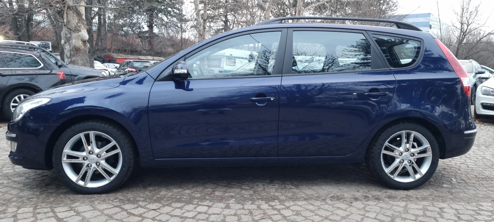 Hyundai I30 2.0i * АВТОМАТИК* * PREMIUM* * ШВЕЙЦАРИЯ*  - изображение 8