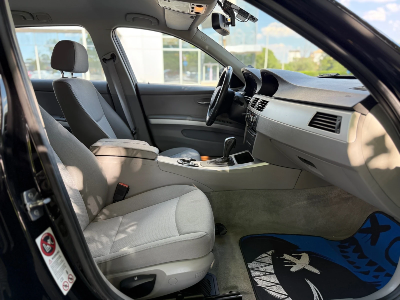BMW 320 Нави , Автомат , Швейцария - изображение 9