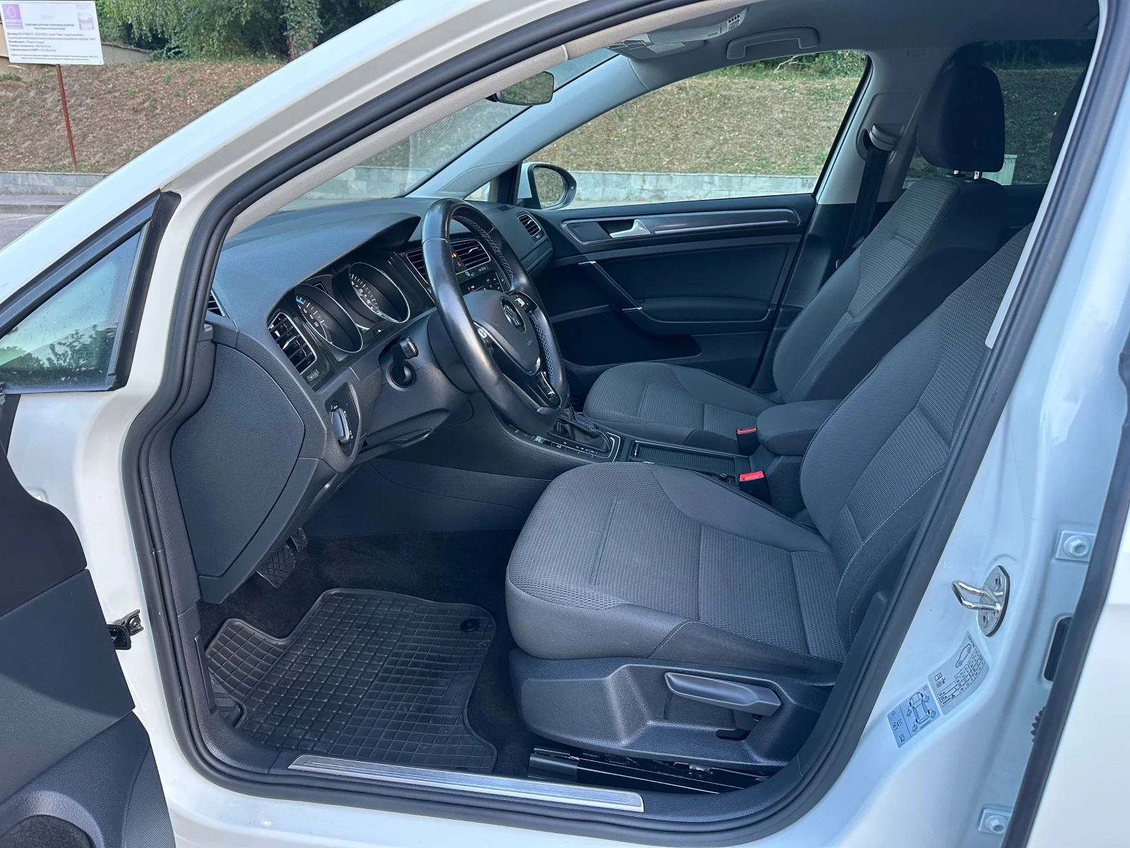 VW Golf e-Golf* 35.8кWh* 136кс - изображение 10