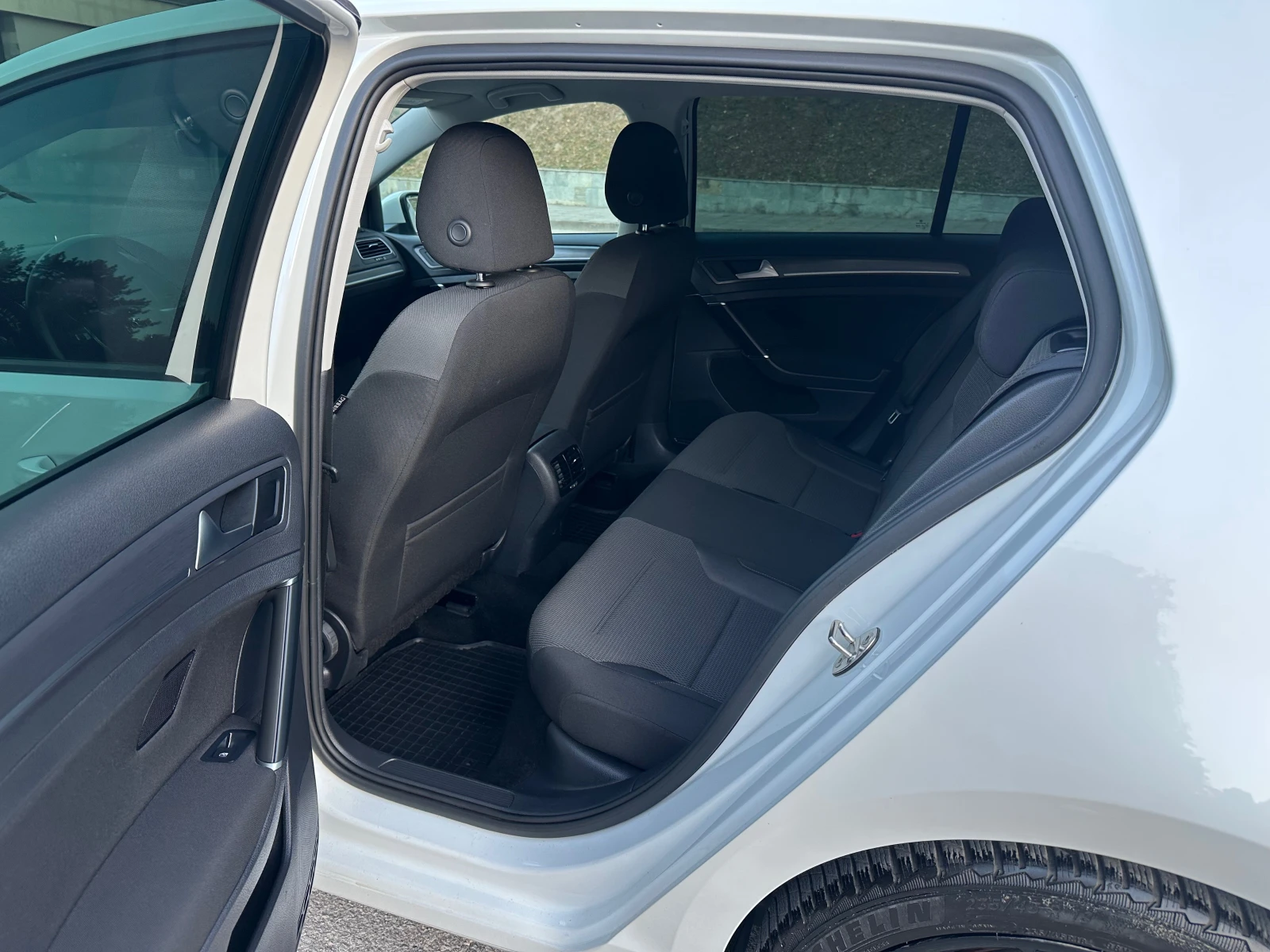VW Golf e-Golf* 35.8кWh* 136кс | Mobile.bg — изображение 11