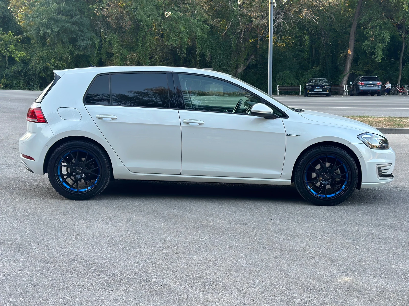 VW Golf e-Golf* 35.8кWh* 136кс - изображение 6