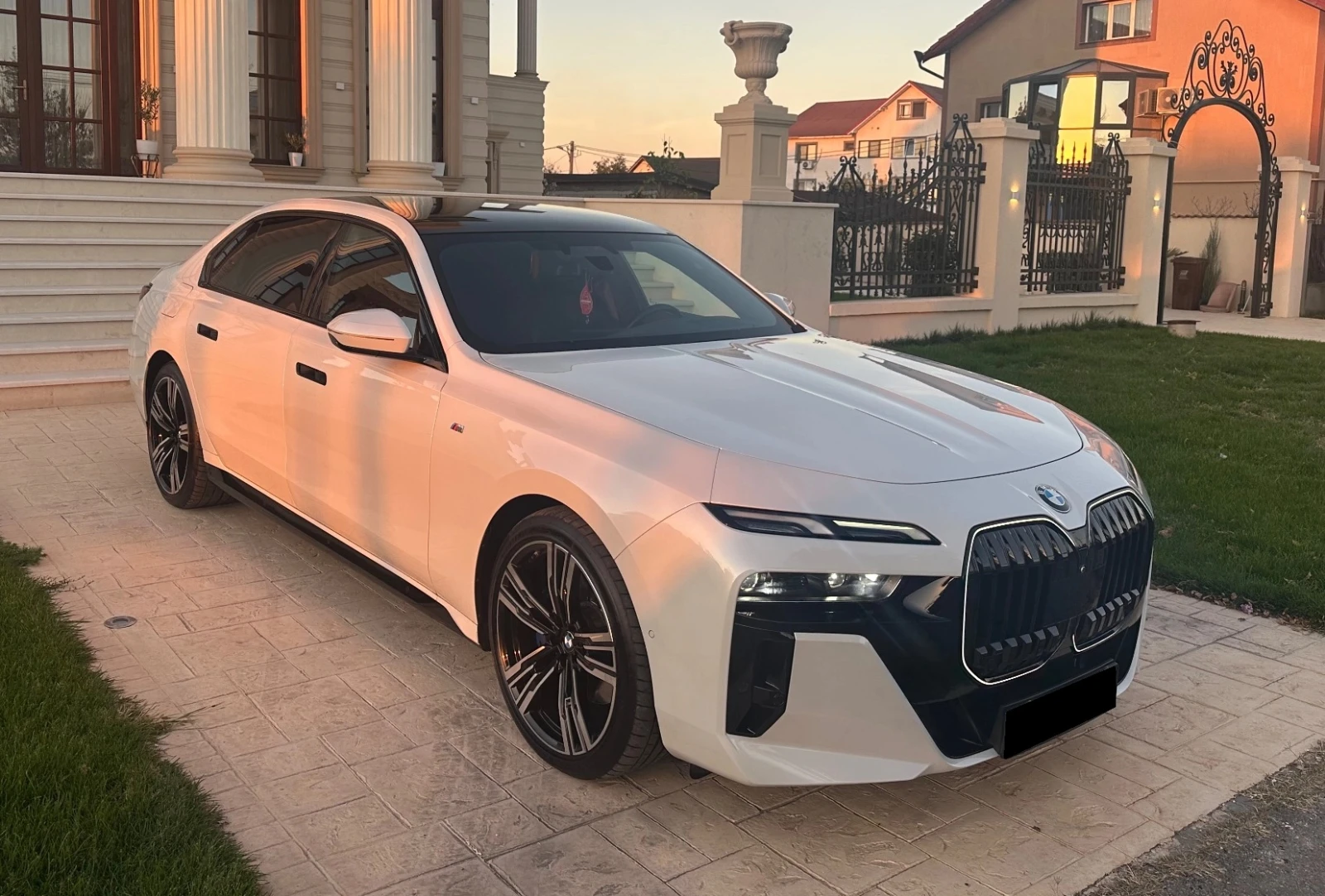 BMW 740 d xDrive M-Pack Fond-entertainment - изображение 3