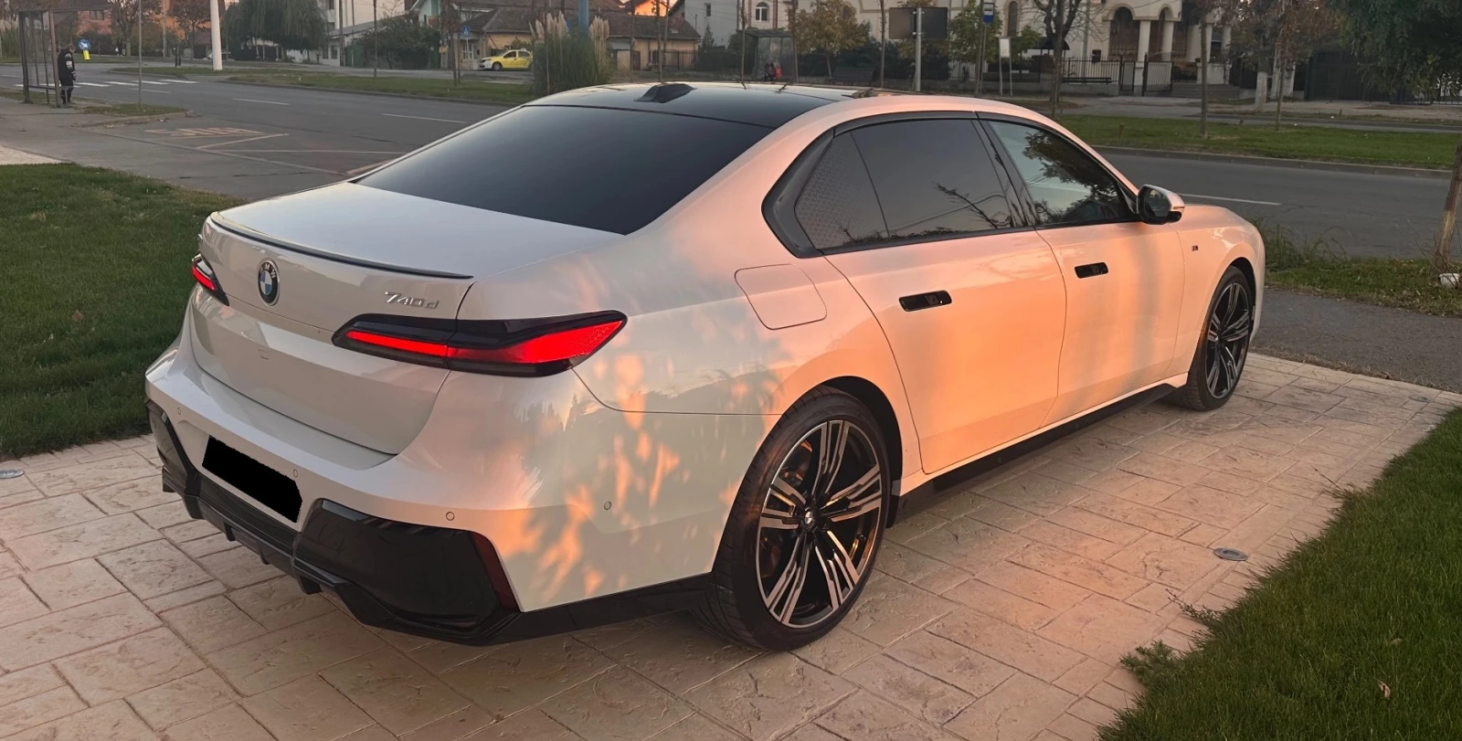 BMW 740 d xDrive M-Pack Fond-entertainment - изображение 4