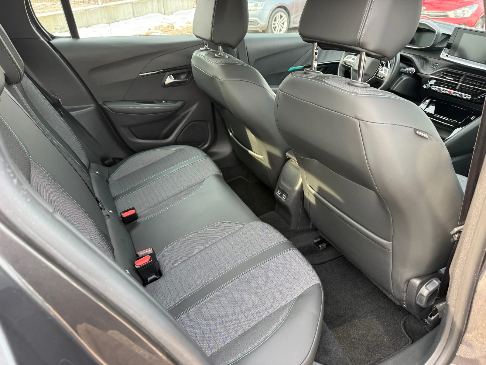 Peugeot 208 1.2i Turbo PureTech 42000km | Mobile.bg � ����������� 12