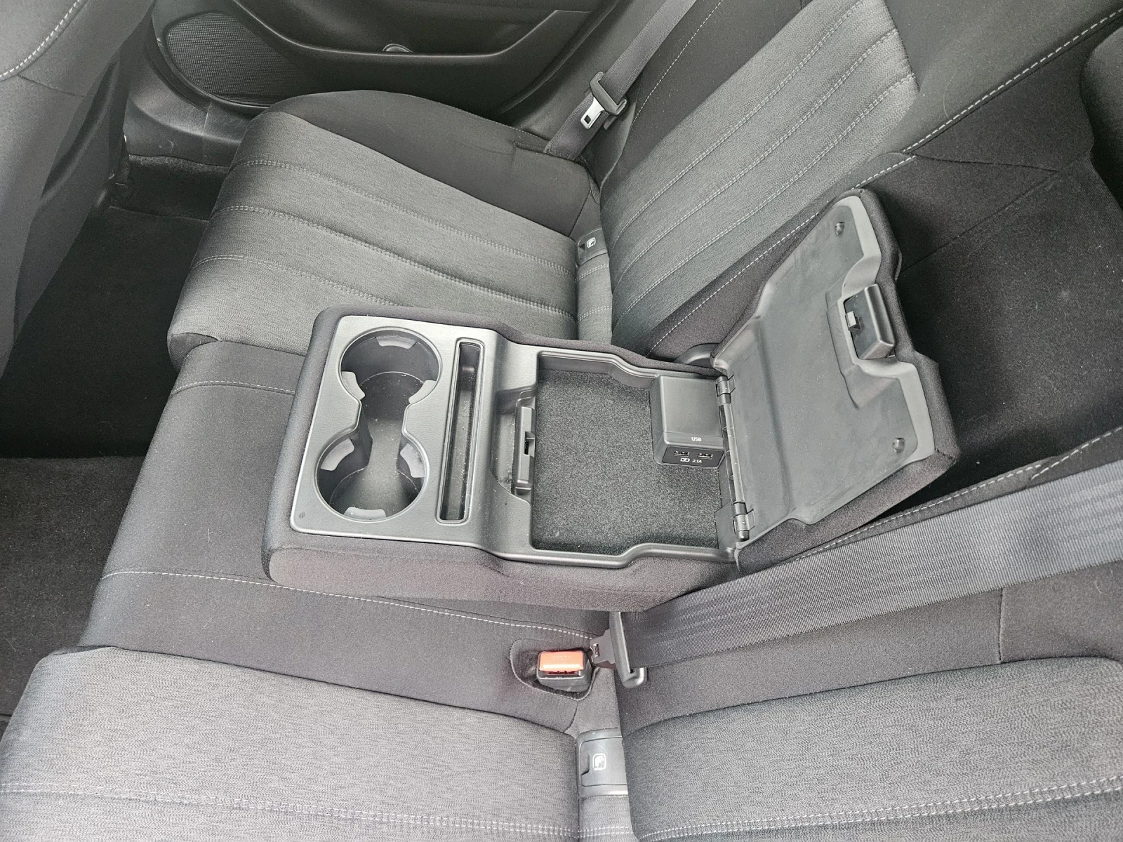 Mazda 6 2.0 skyactive, снимка 8 - Автомобили и джипове - 53895253