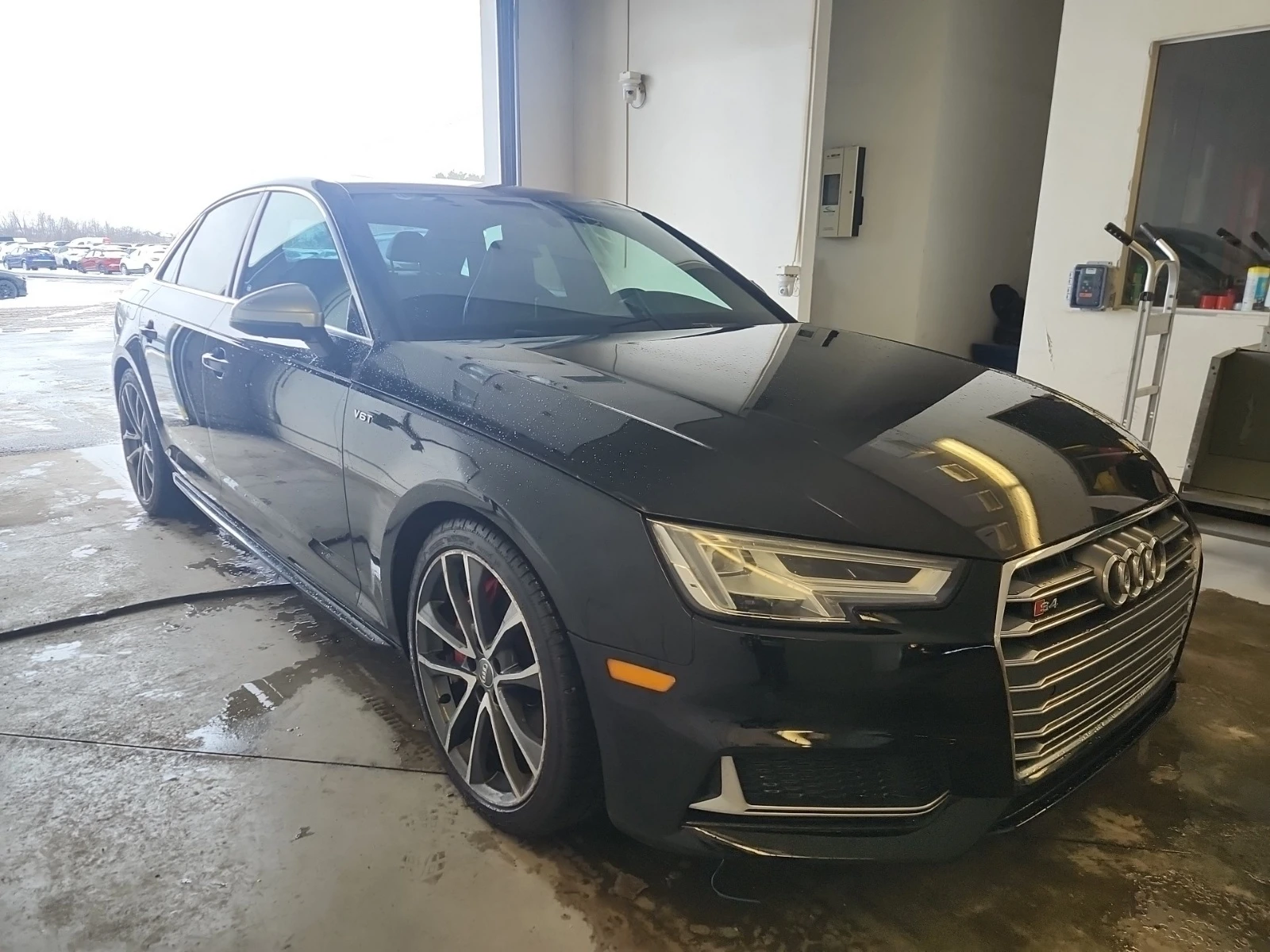 Audi S4 TECHNIK * * CARFAX * * АВТО КРЕДИТ * * , снимка 3 - Автомобили и джипове - 53929882