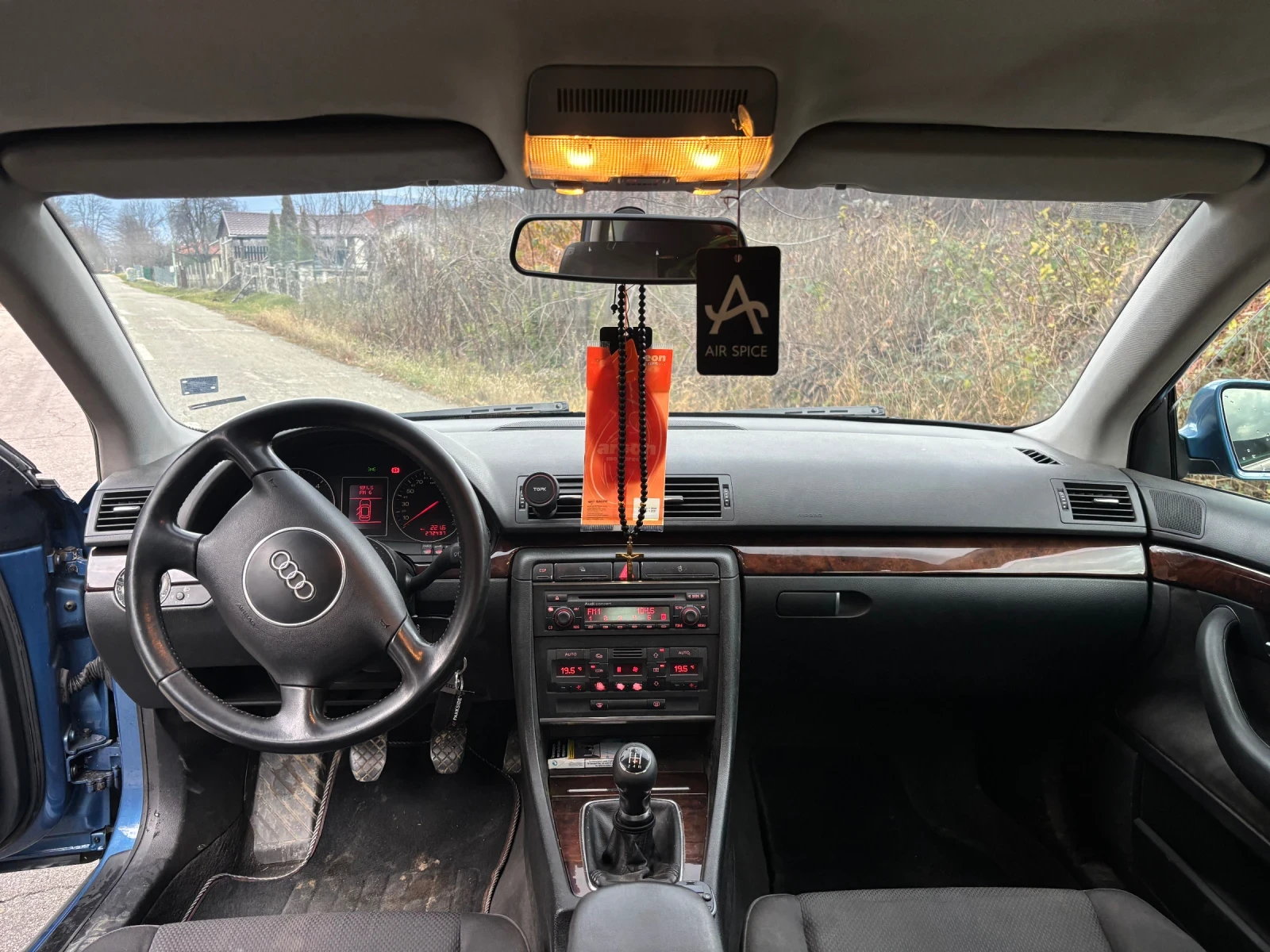 Audi A4 1.9 TDI, снимка 13 - Автомобили и джипове - 53999228