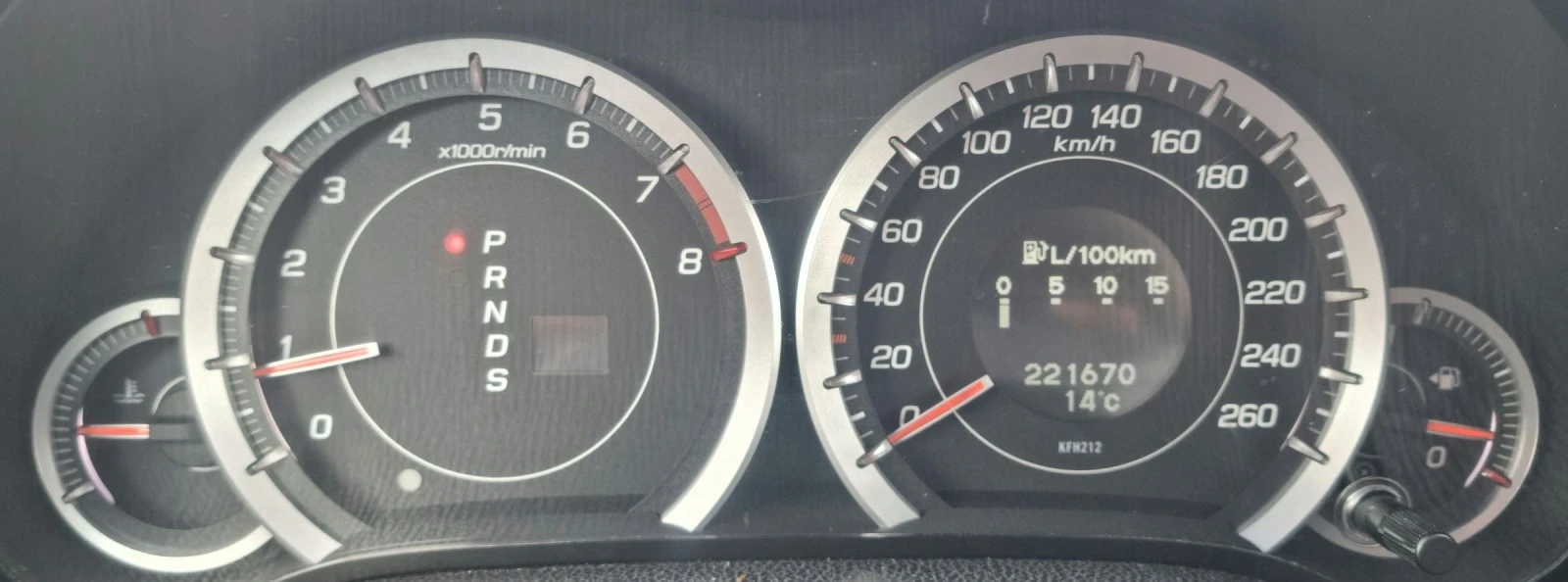 Honda Accord 2.4 i-VTEC Екзекютив!, снимка 15 - Автомобили и джипове - 54147455