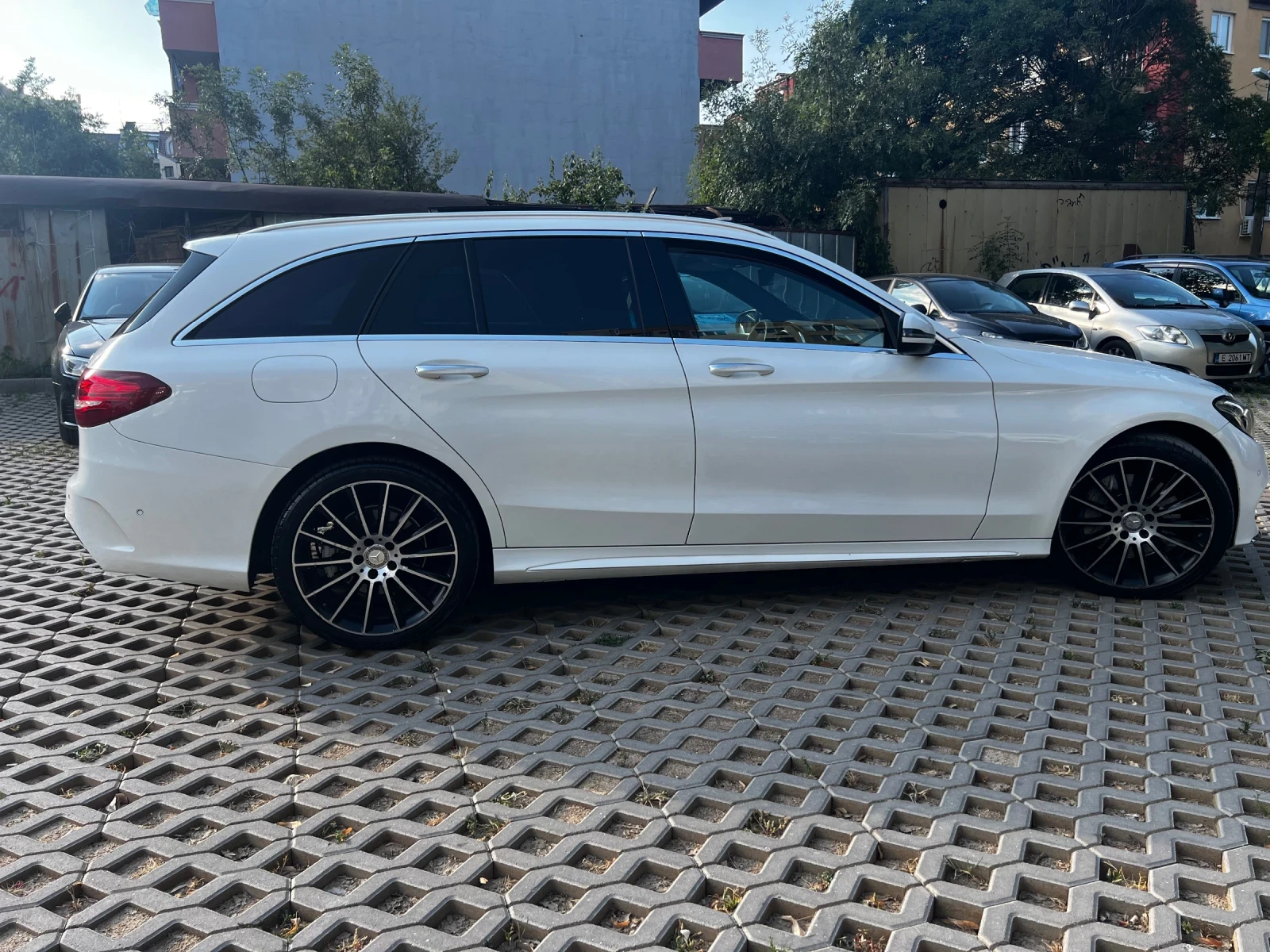 Mercedes-Benz C 250 4MATIC AMG| �����| �����| Car Play | Led Intellige | Mobile.bg � ����������� 5