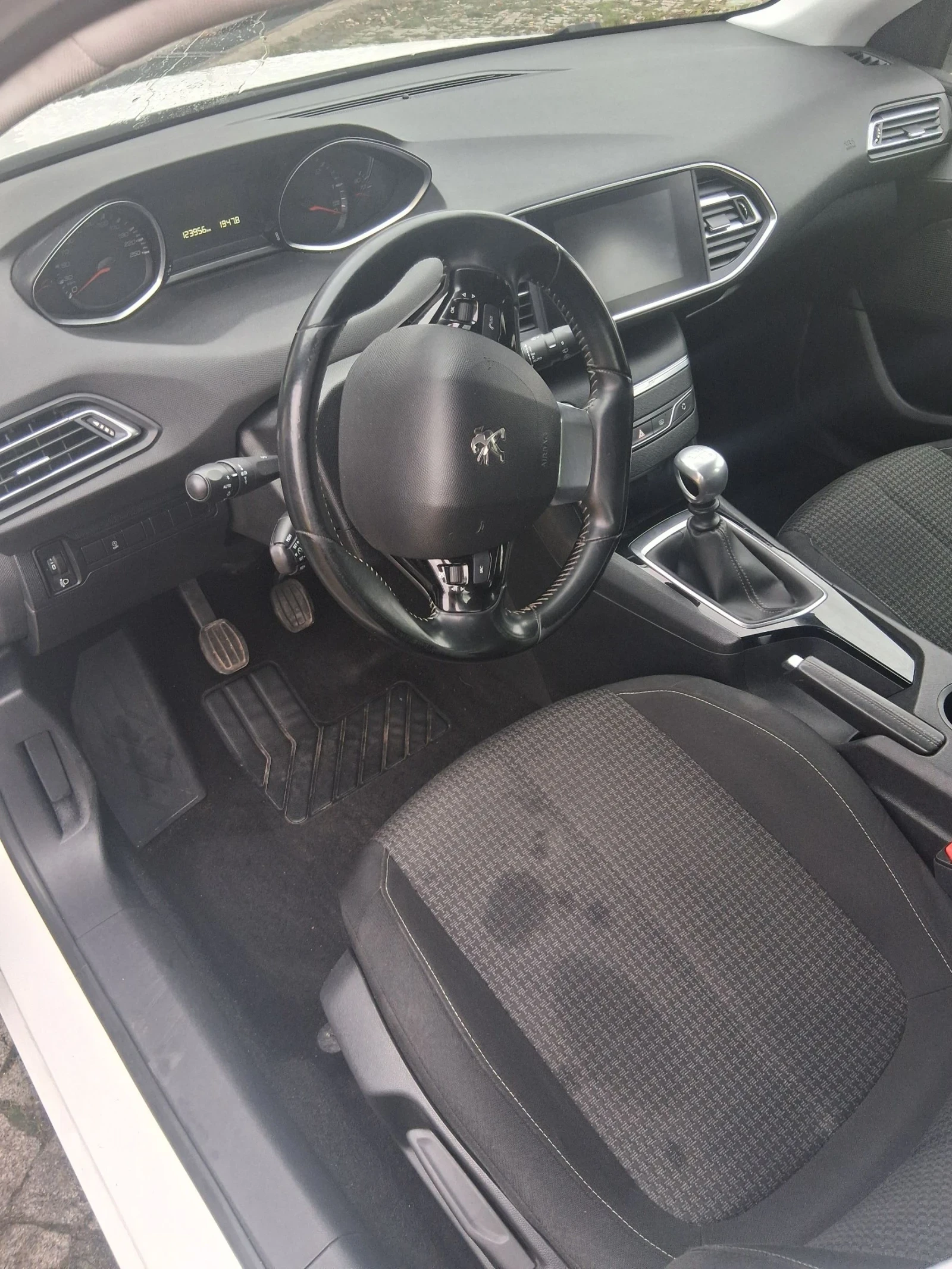 Peugeot 308, снимка 5 - Автомобили и джипове - 54371344