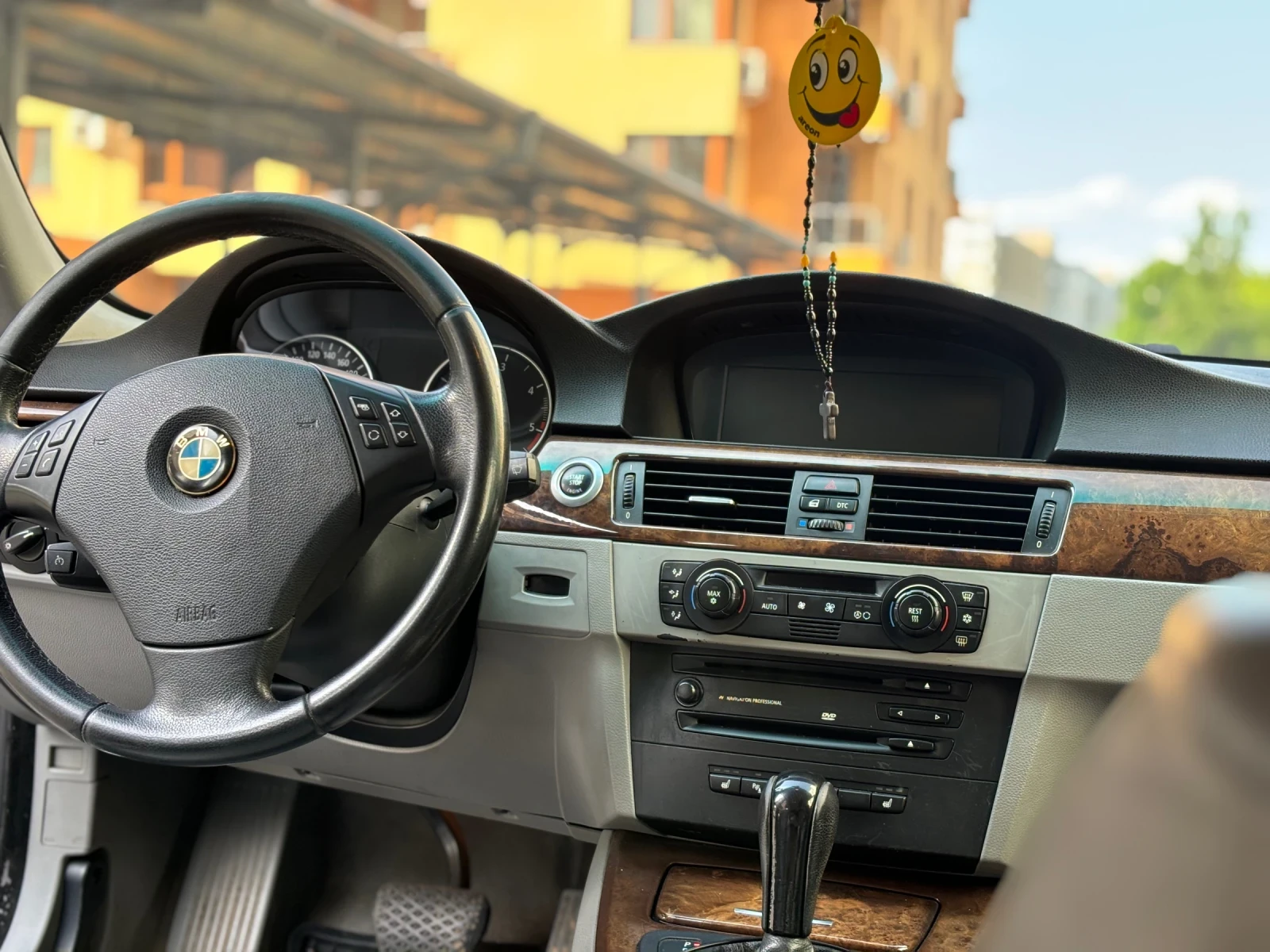 BMW 320, снимка 6 - Автомобили и джипове - 55199999