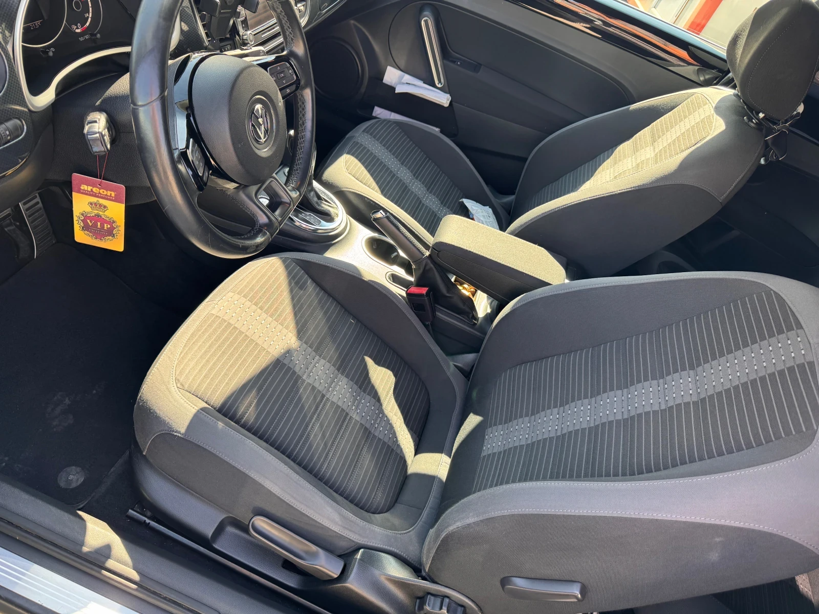 VW Beetle 2.0T DSG , снимка 7 - Автомобили и джипове - 55628048