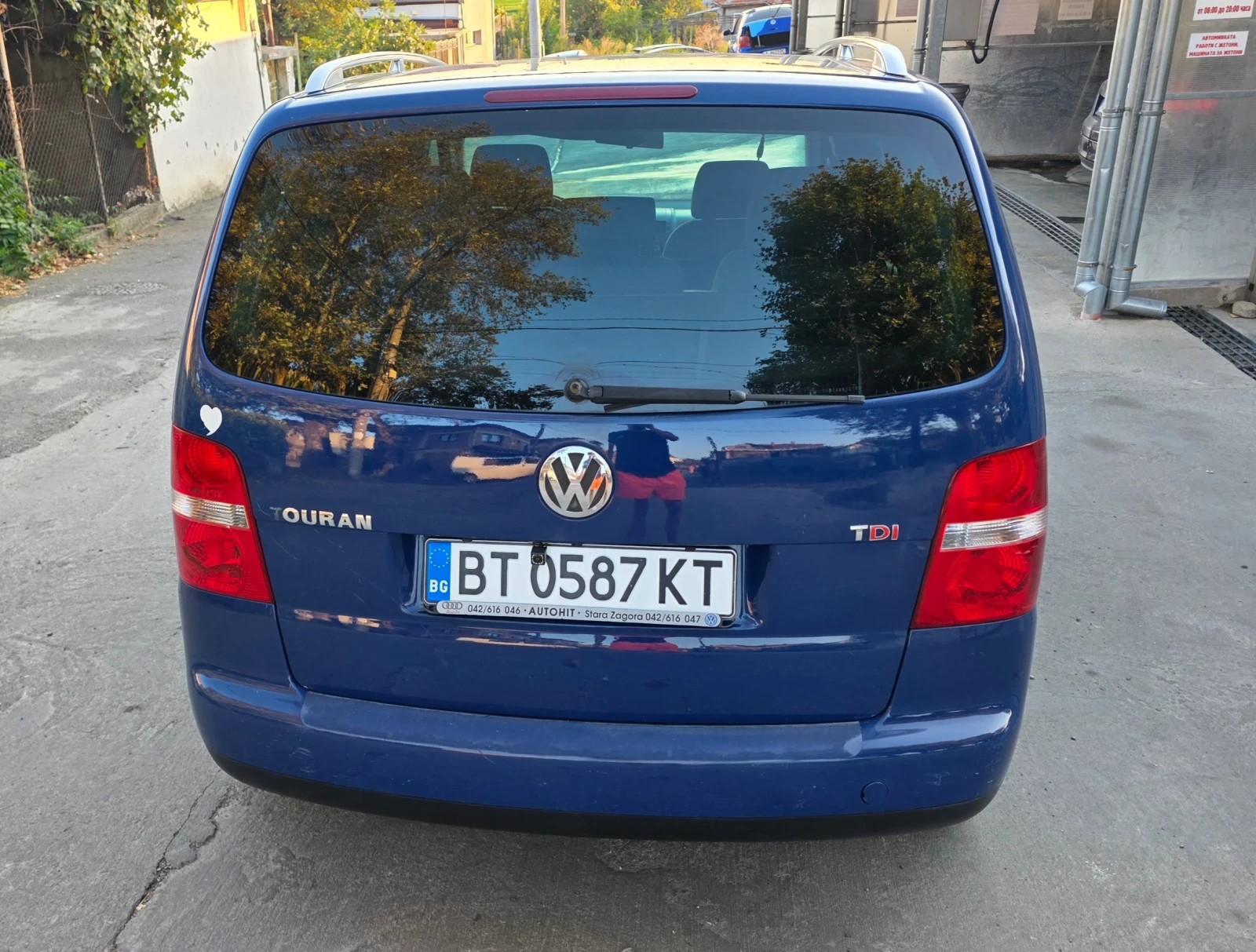 VW Touran 2.0 140 кс, снимка 8 - Автомобили и джипове - 56038533