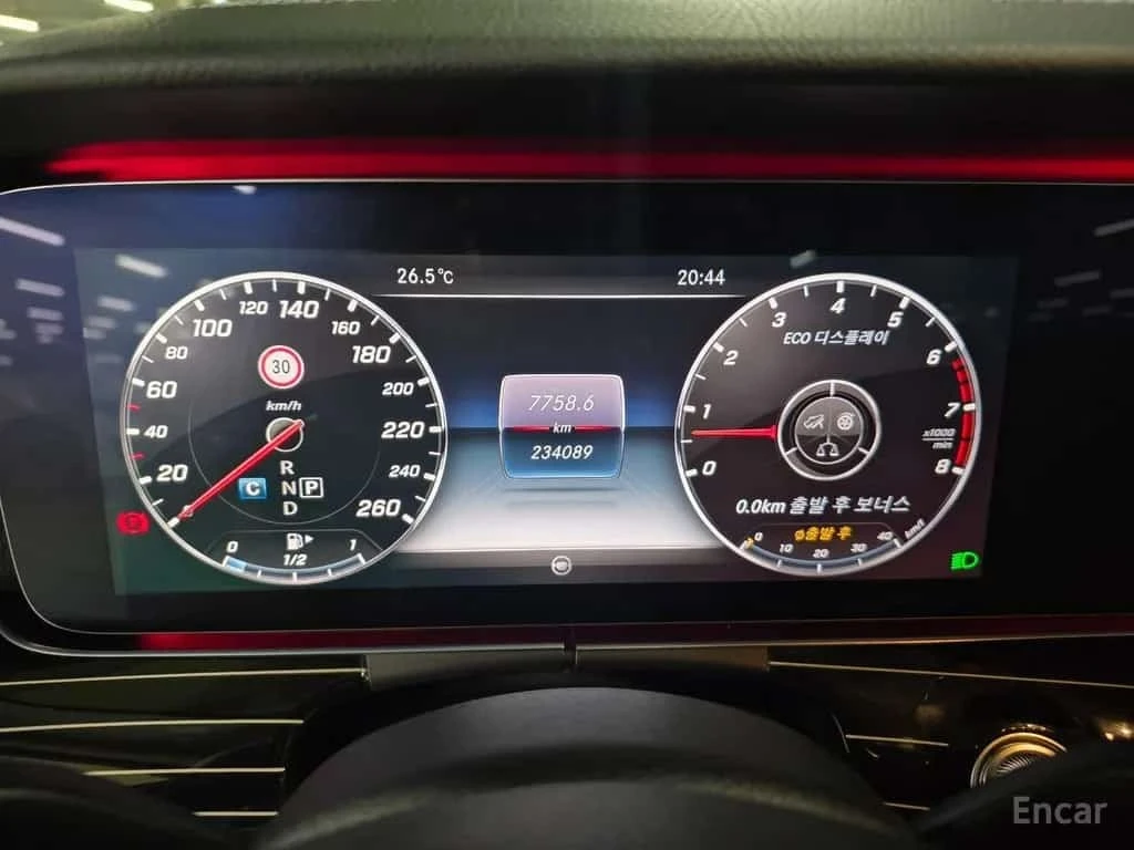 Mercedes-Benz E 400 4MATIC Exclusive | АВТОФИНАНСИРАНЕ, снимка 15 - Автомобили и джипове - 56319087