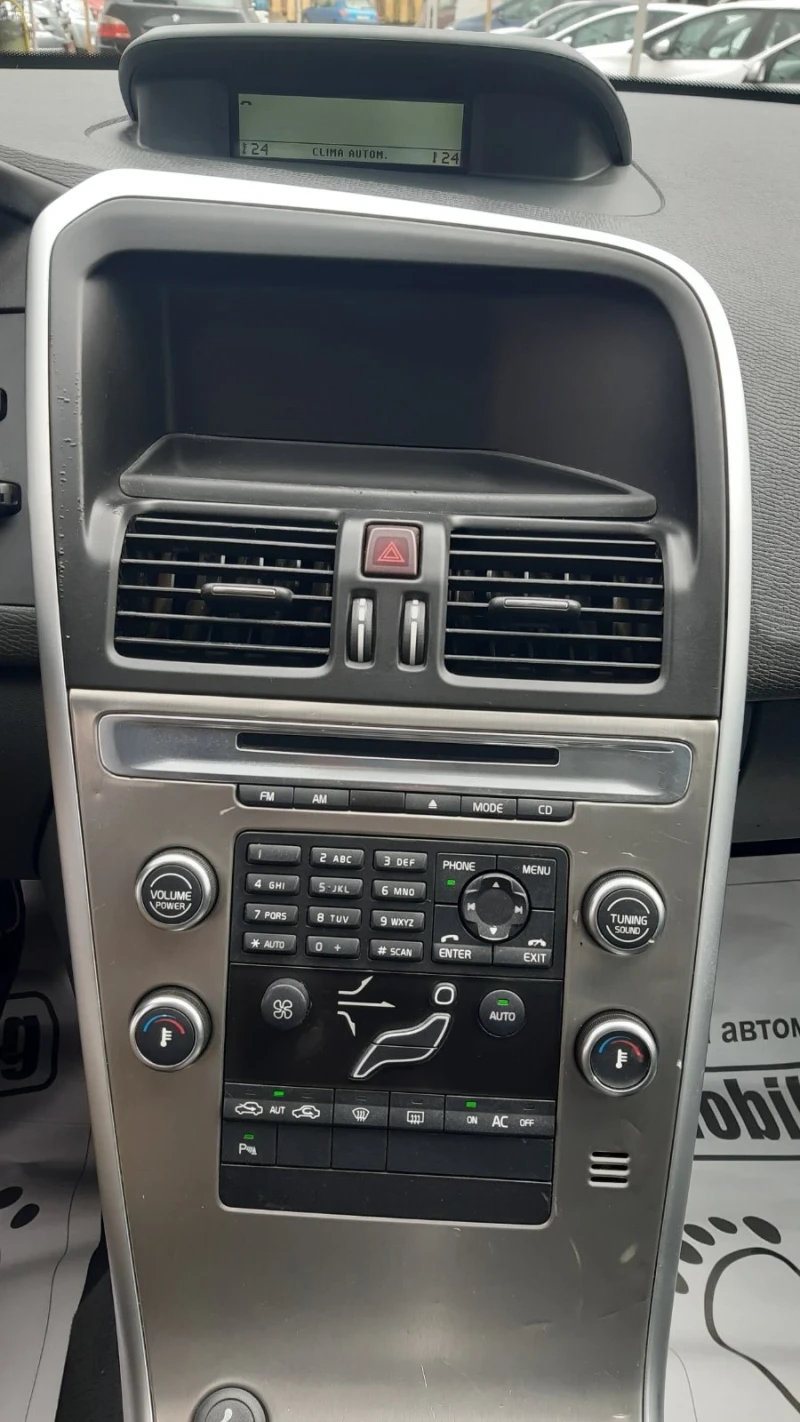Volvo XC60 2, 4 D5- 175k.s.- ПЕРФЕКТНА, снимка 14 - Автомобили и джипове - 49749999