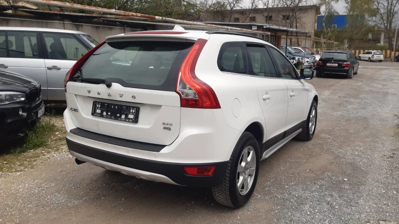 Volvo XC60 2, 4 D5- 175k.s.- ПЕРФЕКТНА, снимка 5 - Автомобили и джипове - 49749999
