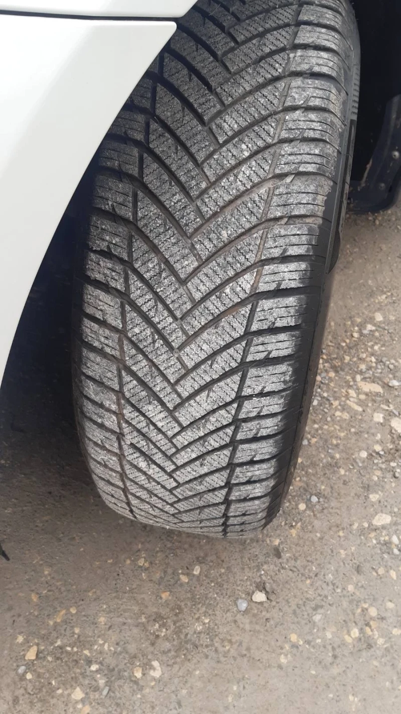 Volvo XC60 2, 4 D5- 175k.s.- ПЕРФЕКТНА, снимка 17 - Автомобили и джипове - 49749999