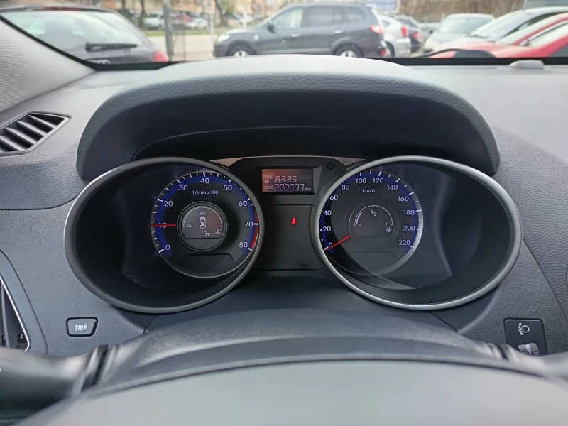 Hyundai IX35 1.6 i - 135к.с., снимка 12 - Автомобили и джипове - 52695728
